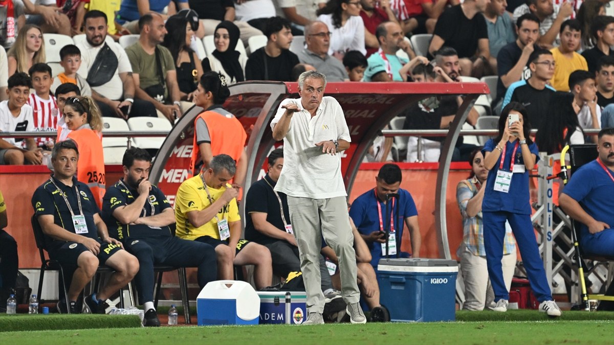Jose Mourinho VAR’a yüklendi: Onlar için kolay maçtı