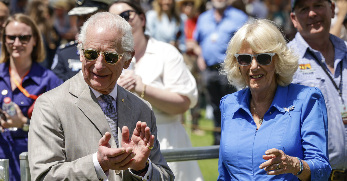 Kral Charles’ın Avustralya ziyaretinde yüzüne alpaka hapşırdı