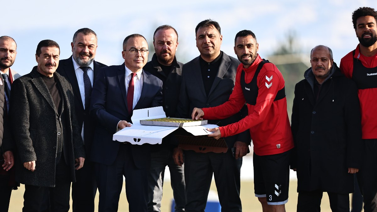 Galatasaray maçı öncesinde Sivasspor’a tatlı ikramı