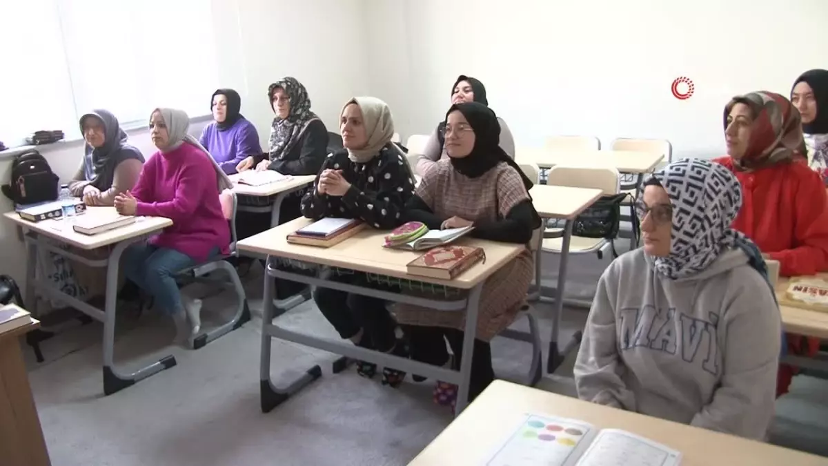 İşitme Engelliler Kur’an-ı Kerim Öğreniyor