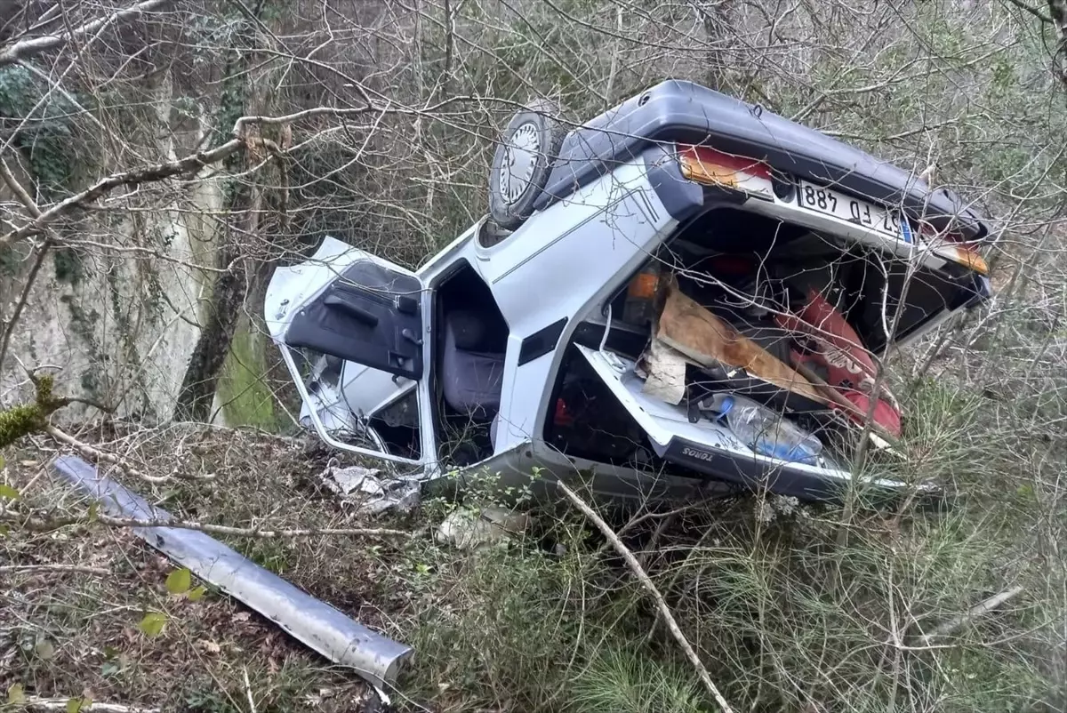 Dikmen’de Otomobil Devrildi: 5 Yaralı