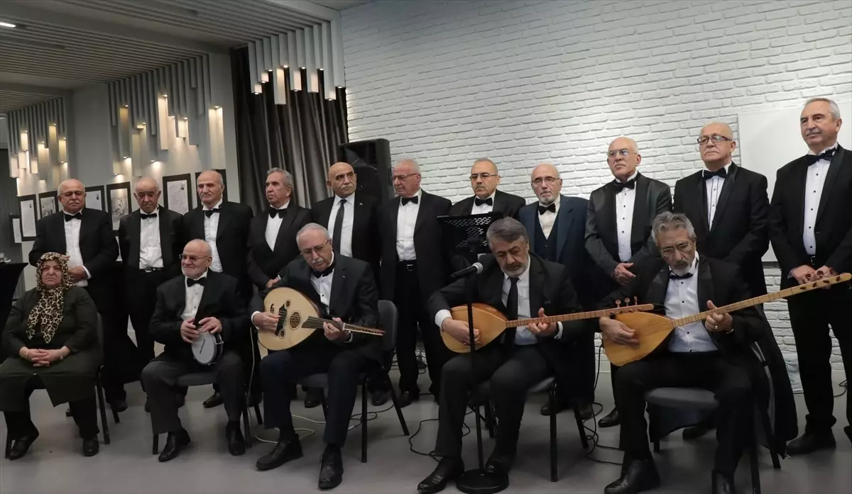 Kayseri’de “ulu çınarlar”ın unutulmaz anılarını lise öğrencileri kara kalemle çizdi