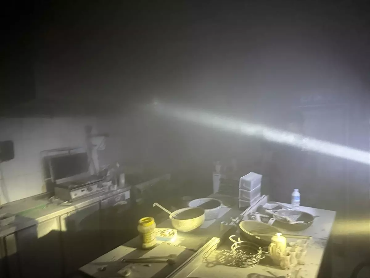 Burdur’da Kafede Yangın Çıktı