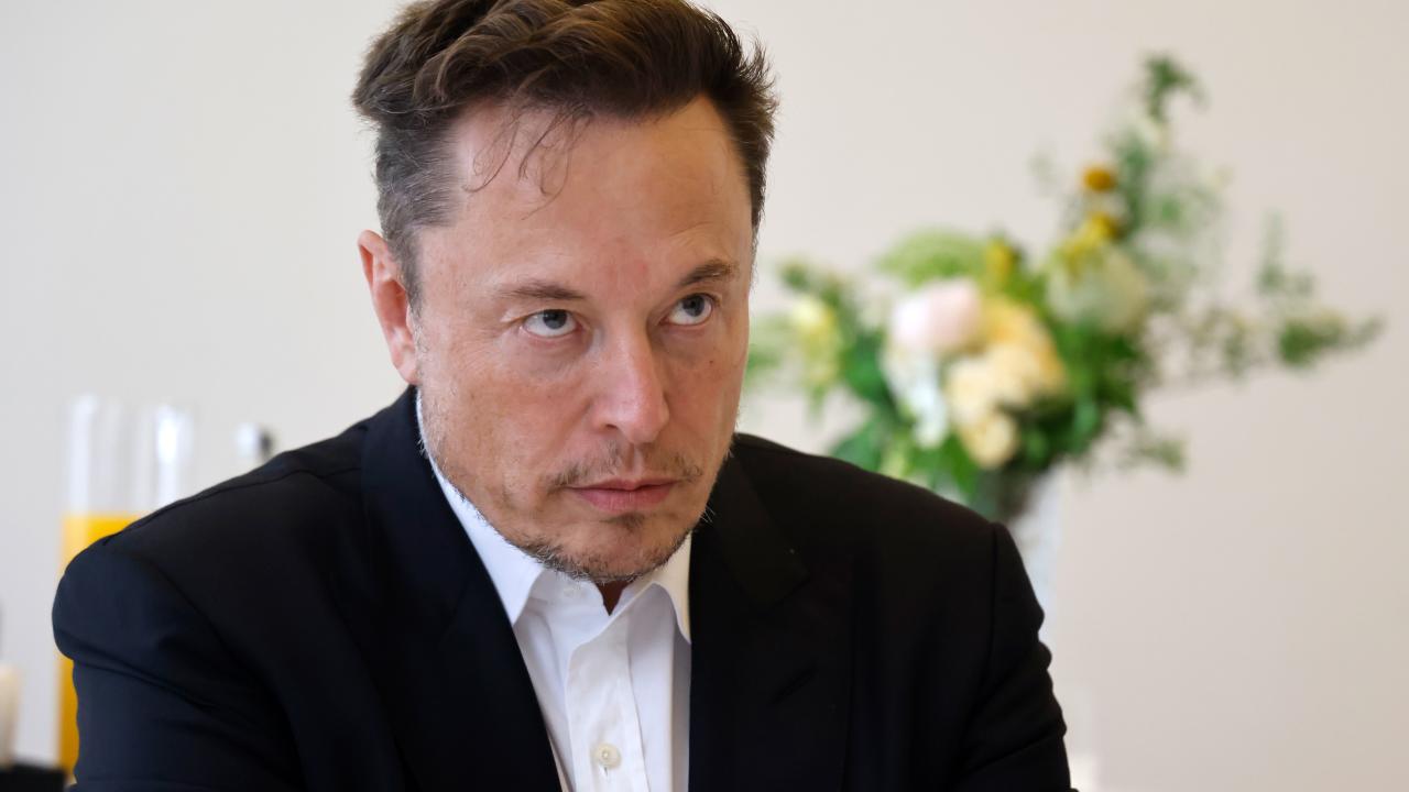Elon Musk, federal çalışanlara gönderilen e-postaların “yolsuzluğu saptamayı” amaçladığını belirtti
