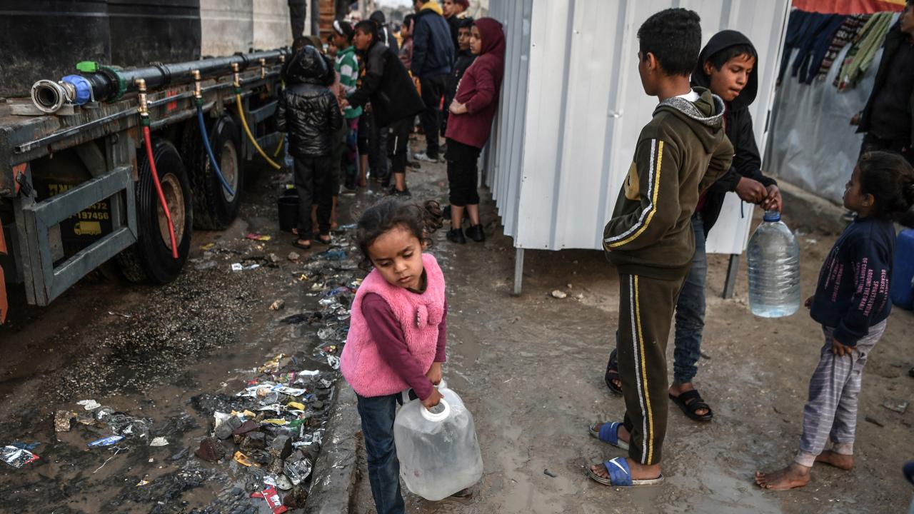 Abbas: İsrail suyu kullanarak Filistinlileri yerinden etmeye çalışıyor