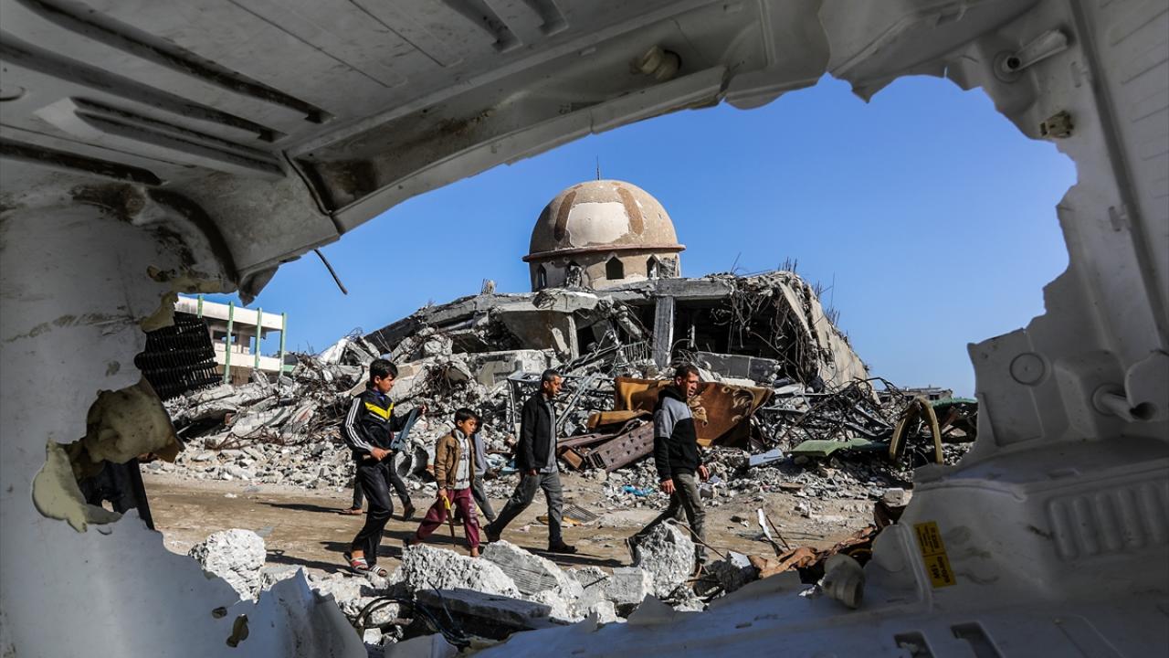 Soykırımcı İsrail, Gazze Şeridi’nde kara işgalini genişletmeye hazırlanıyor