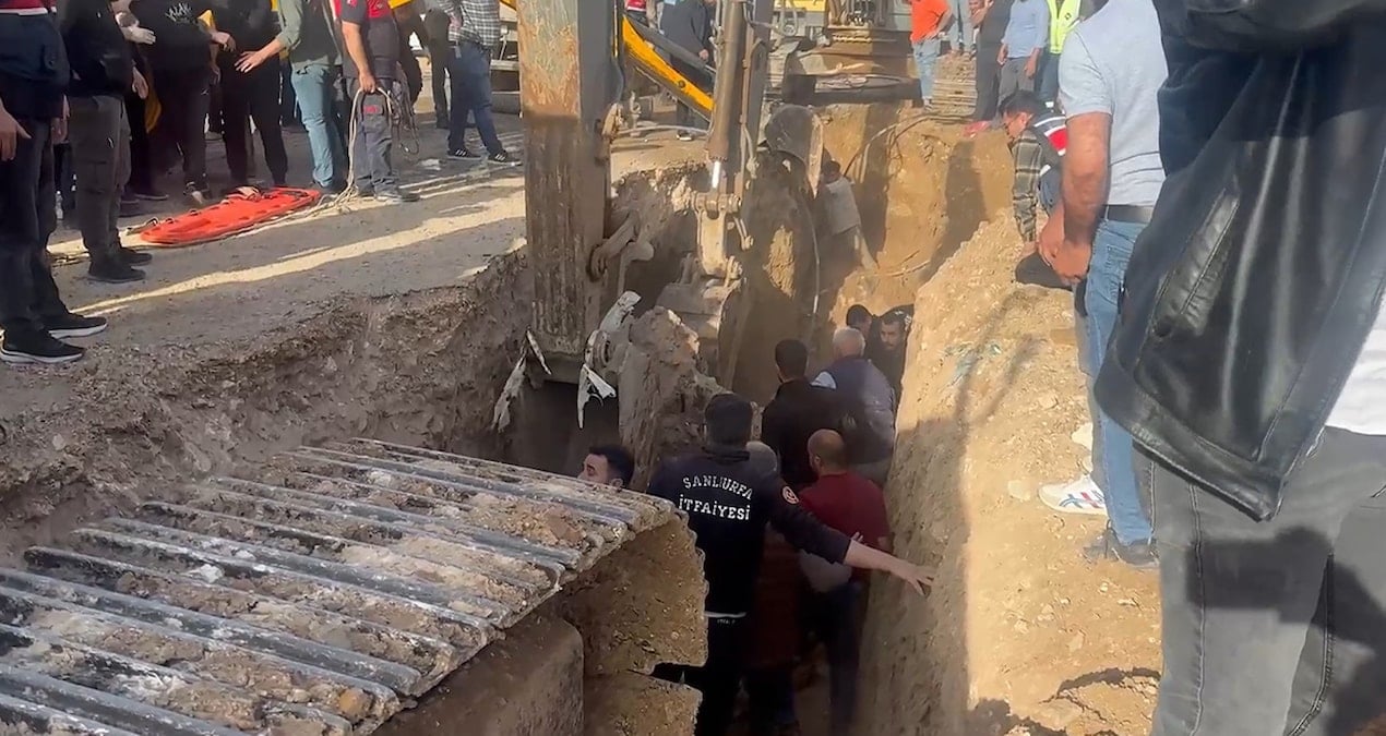 Şanlıurfa’da göçük: İşçiler toprak altında